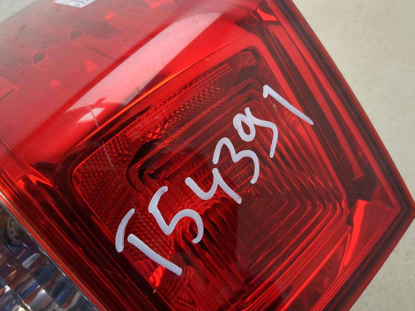 Фонарь задний правый