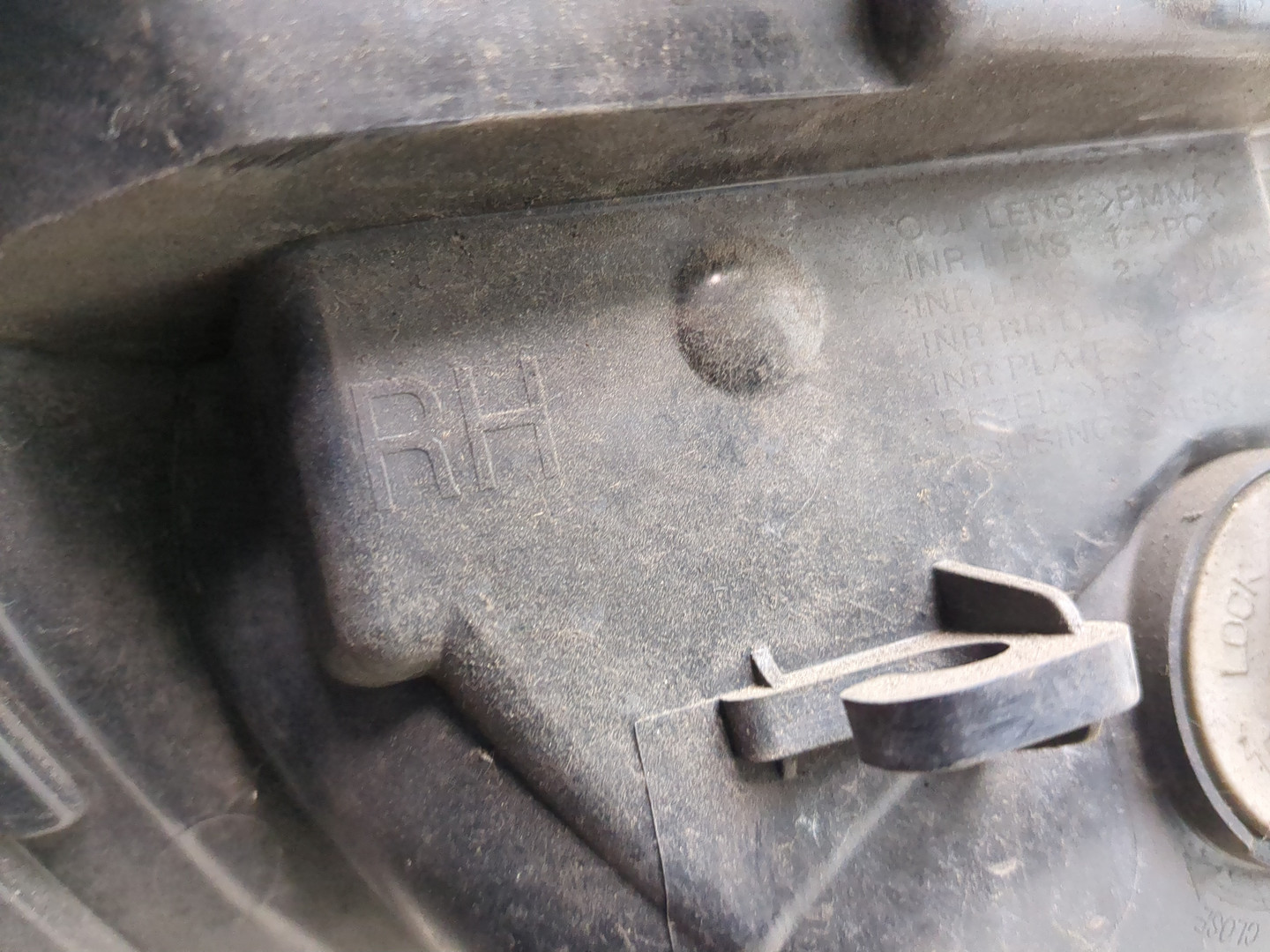 Фонарь задний правый