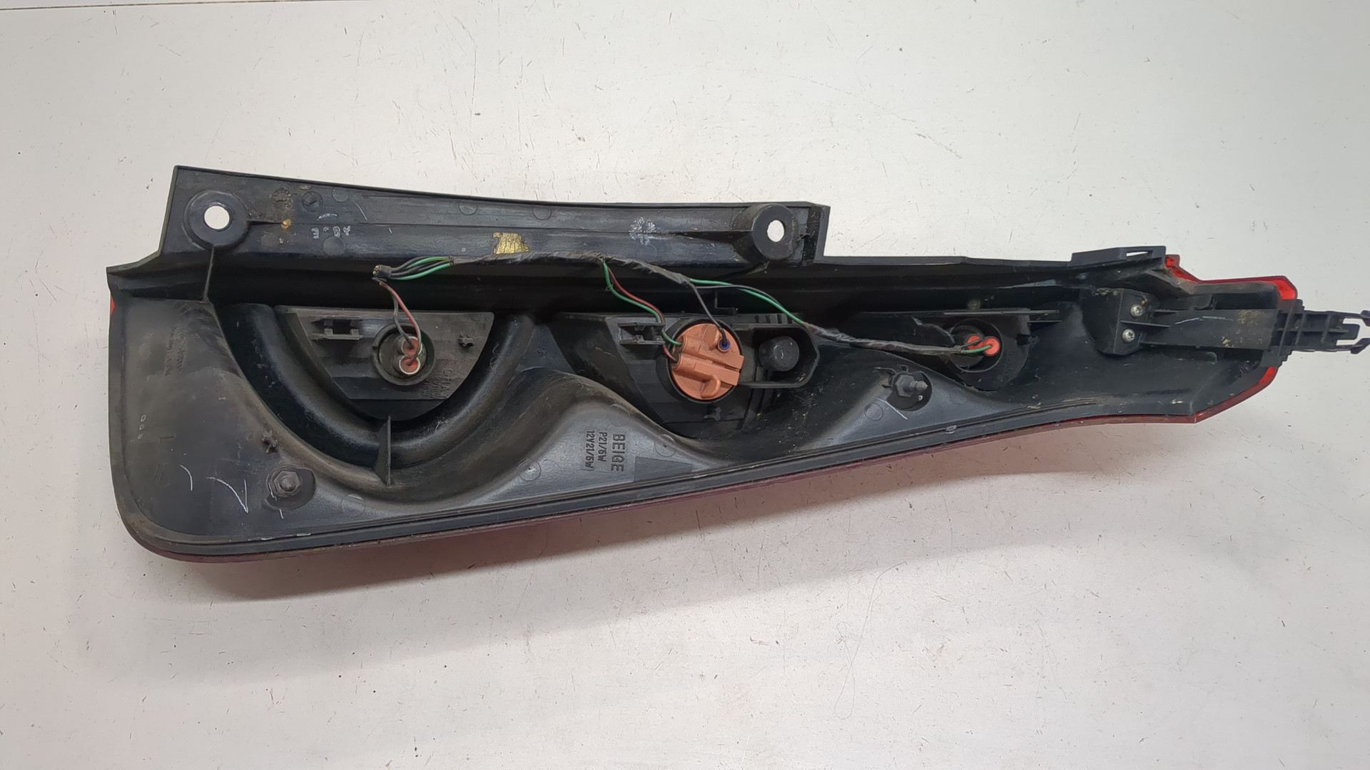 Фонарь задний левый