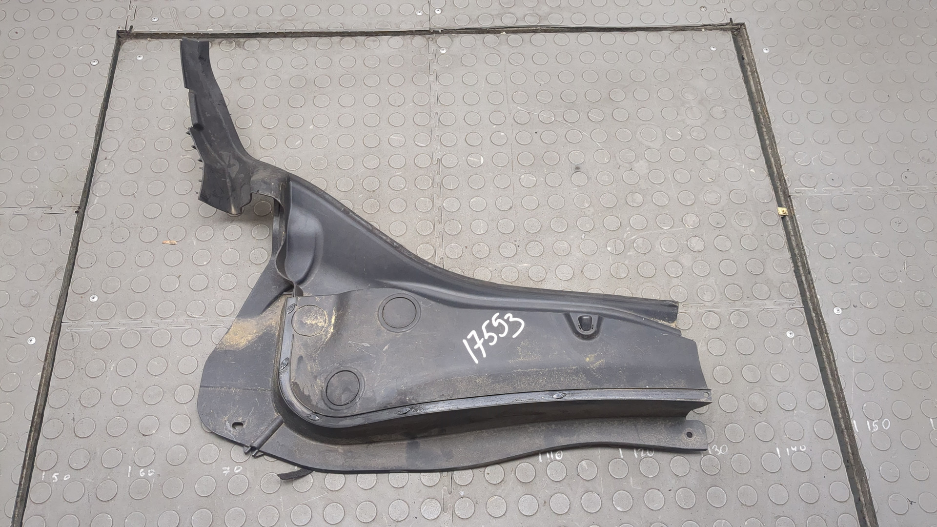 Решетка стеклоочистителей (Жабо)