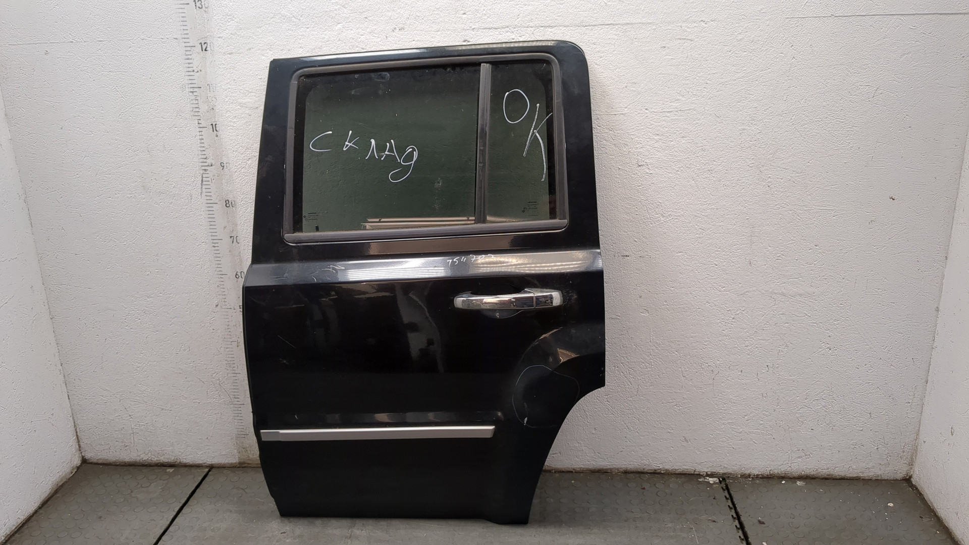 Дверь задняя левая