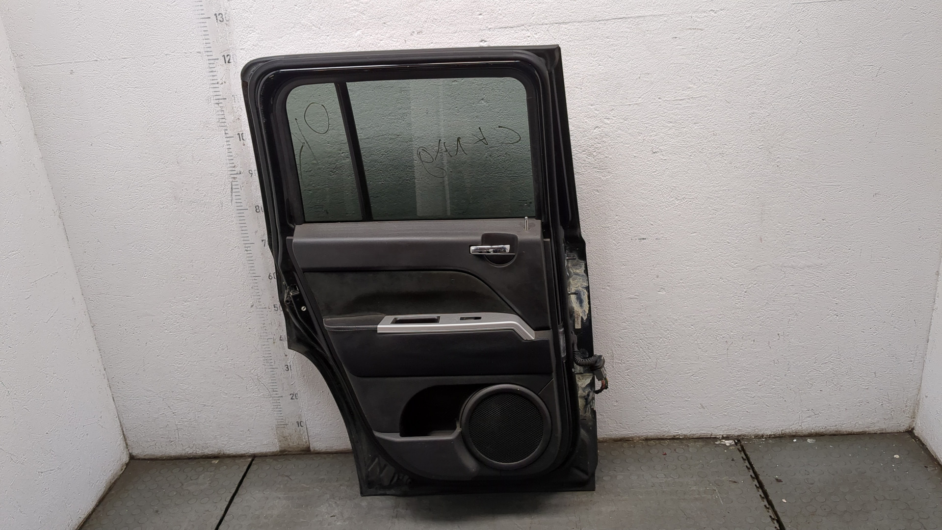 Дверь задняя левая