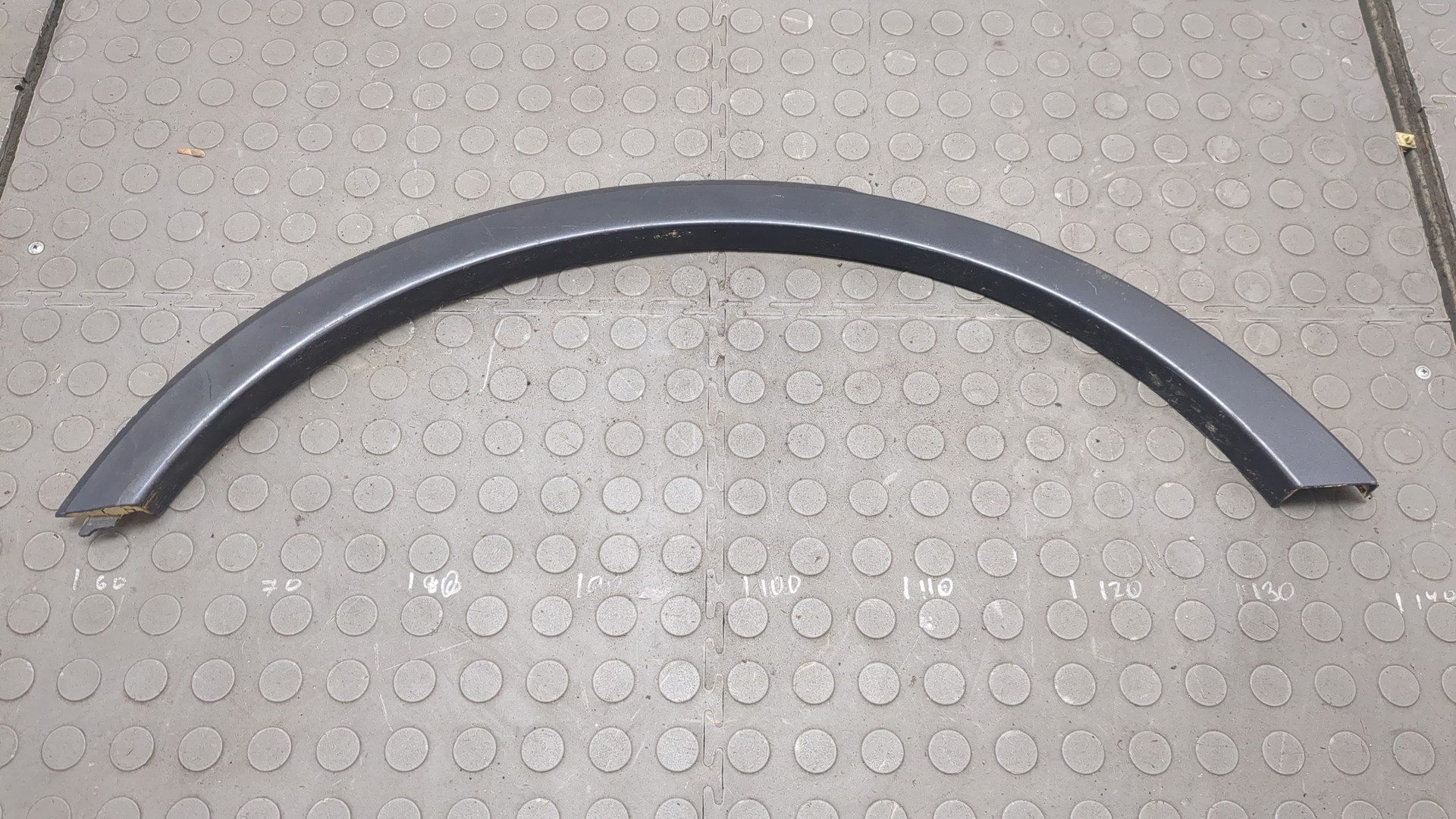 Молдинг заднего крыла правого