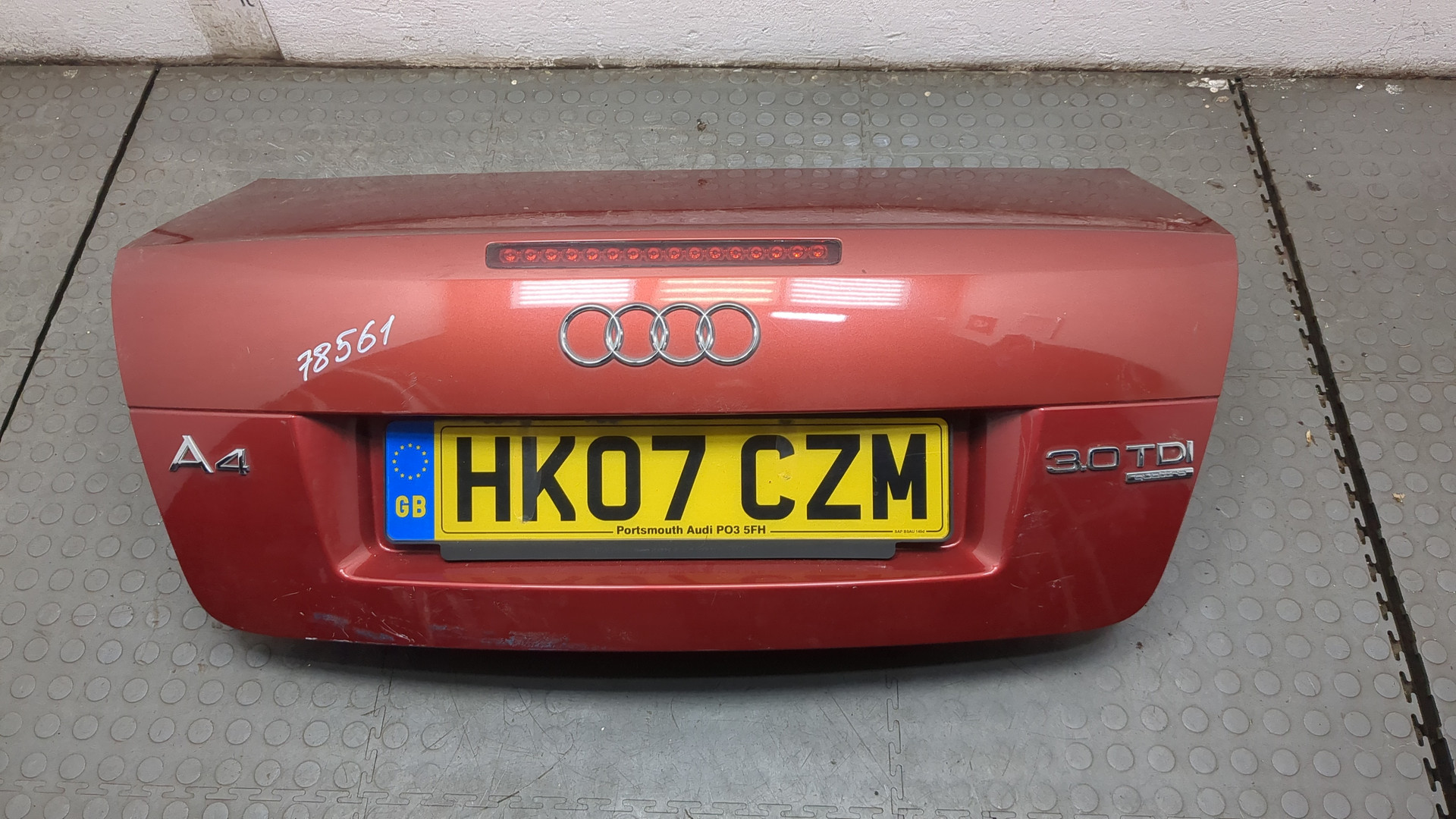 Дверь багажника