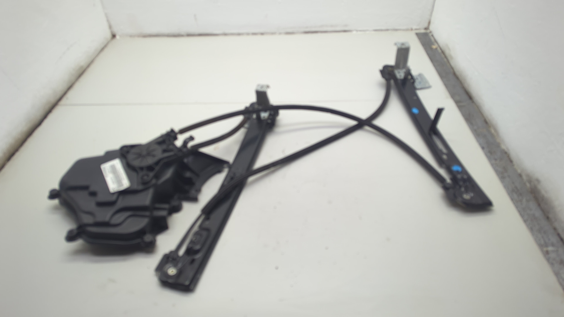 Стеклоподъемник электр. передний левый