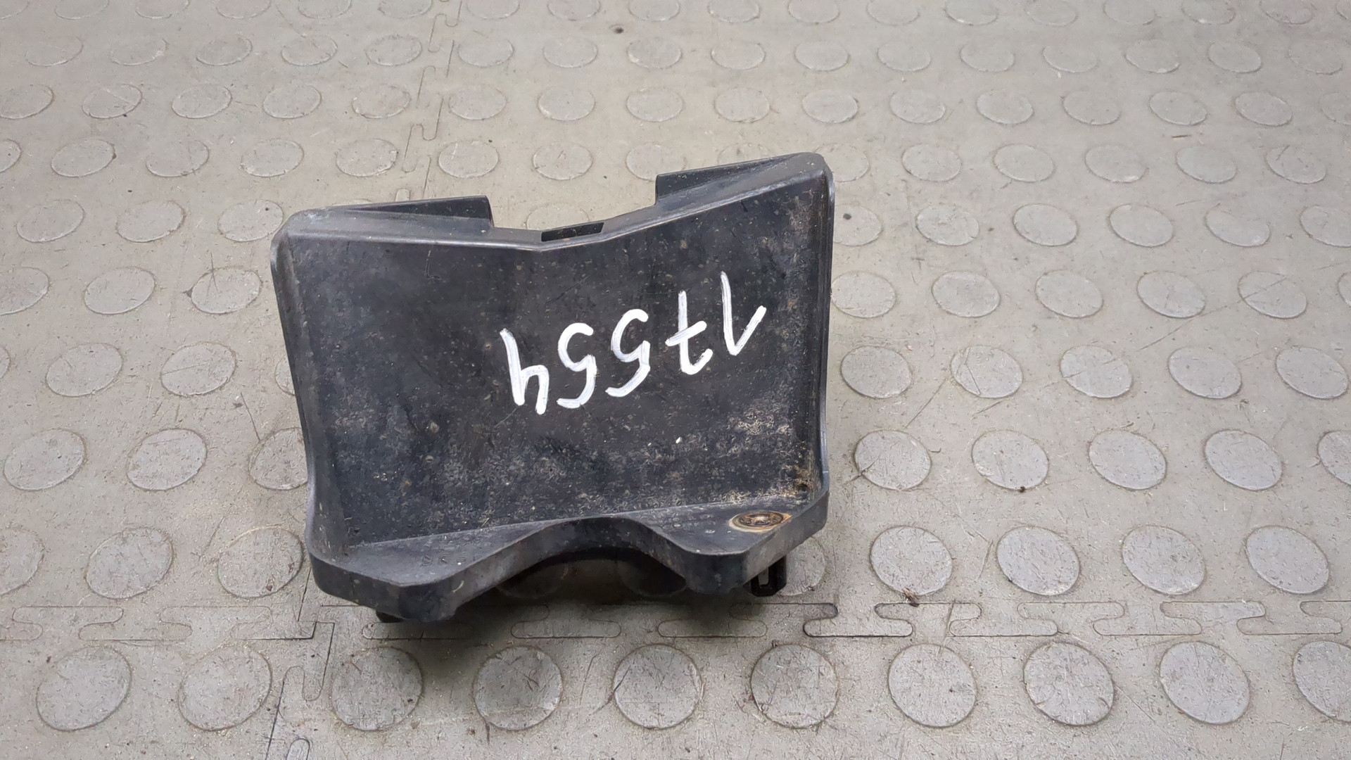 Кронштейн переднего бампера правый