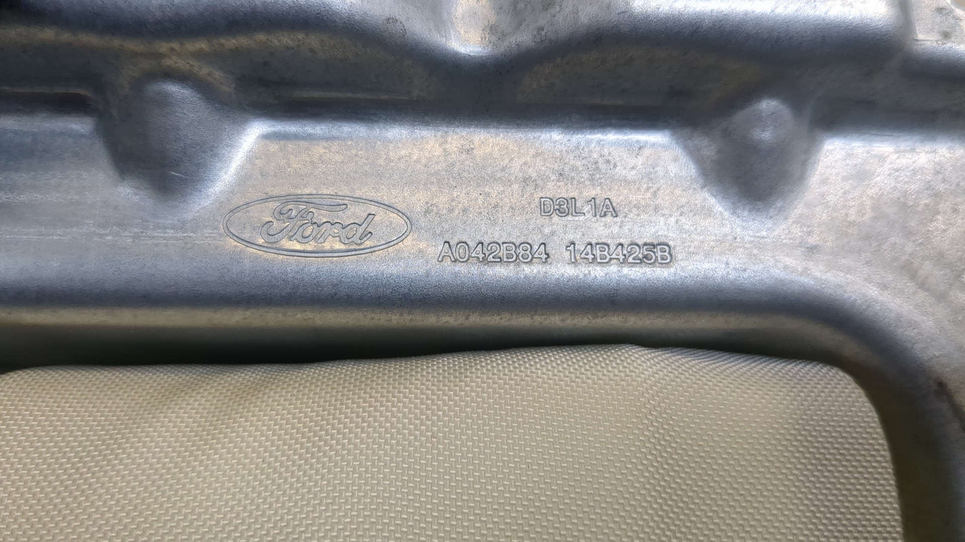 Подушка безопасности пассажирская (в торпедо)