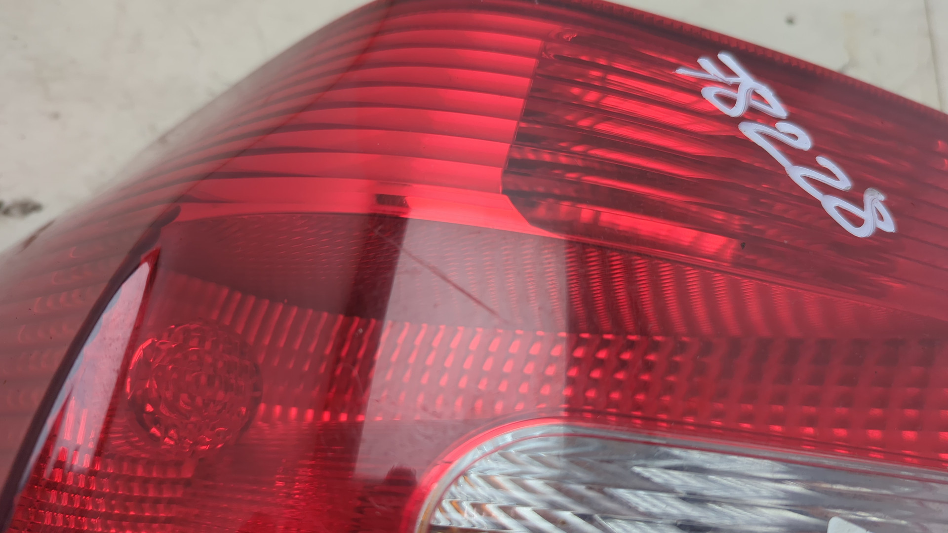 Фонарь задний левый