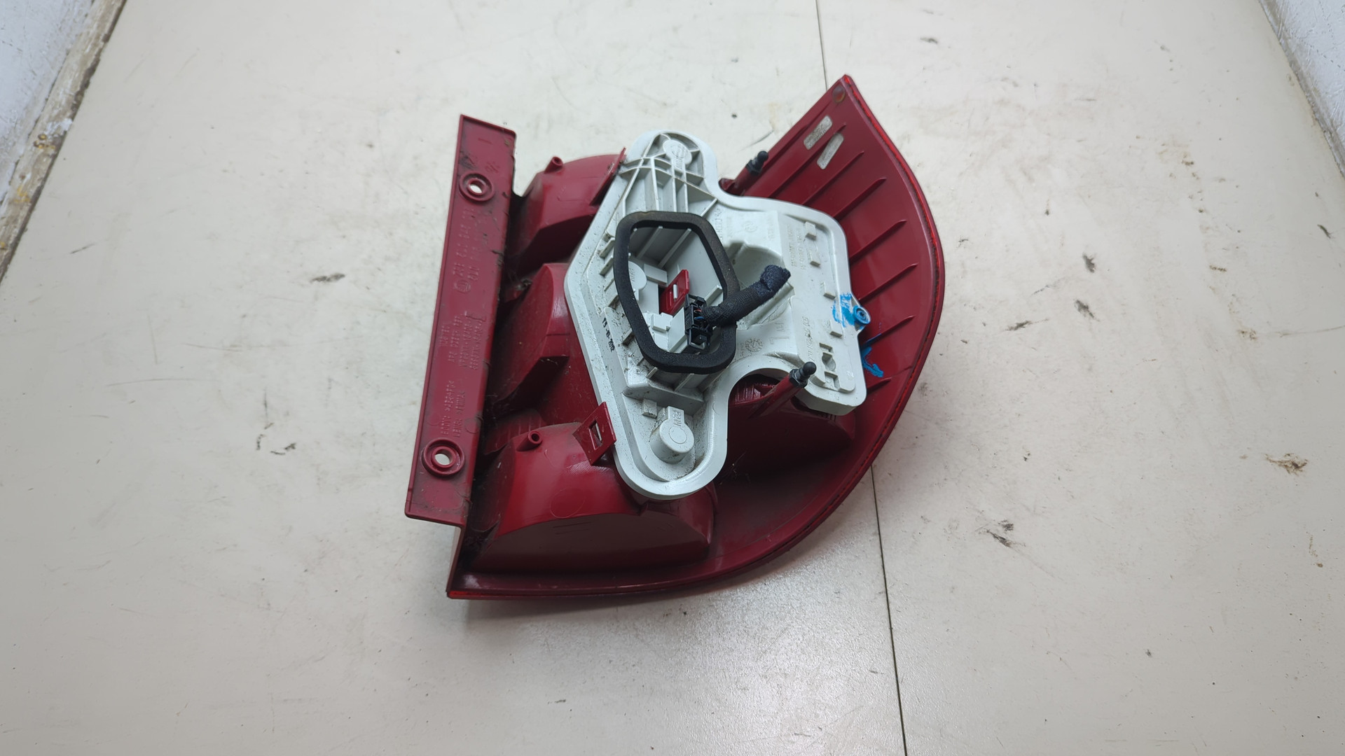 Фонарь задний левый