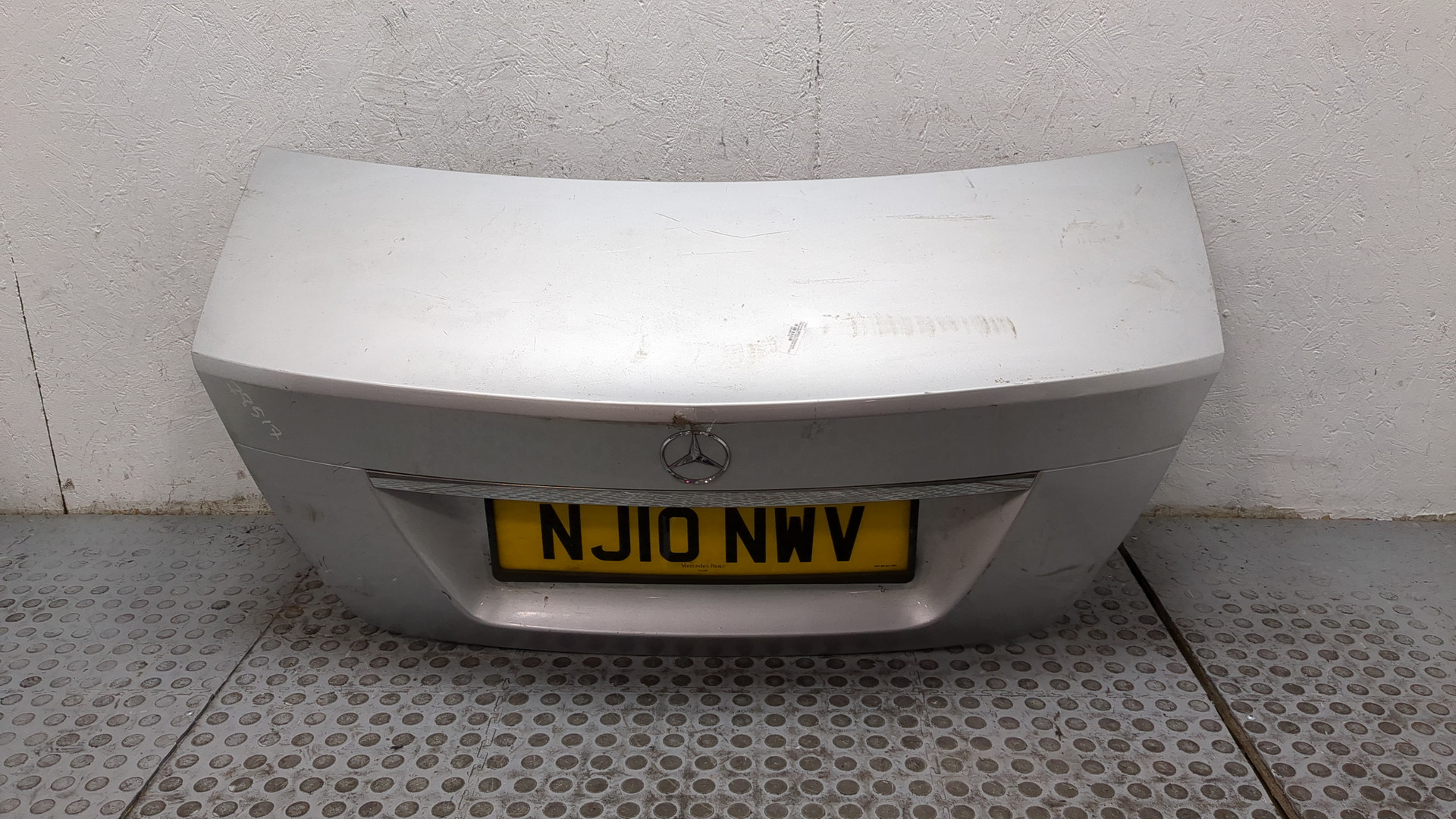 Дверь багажника