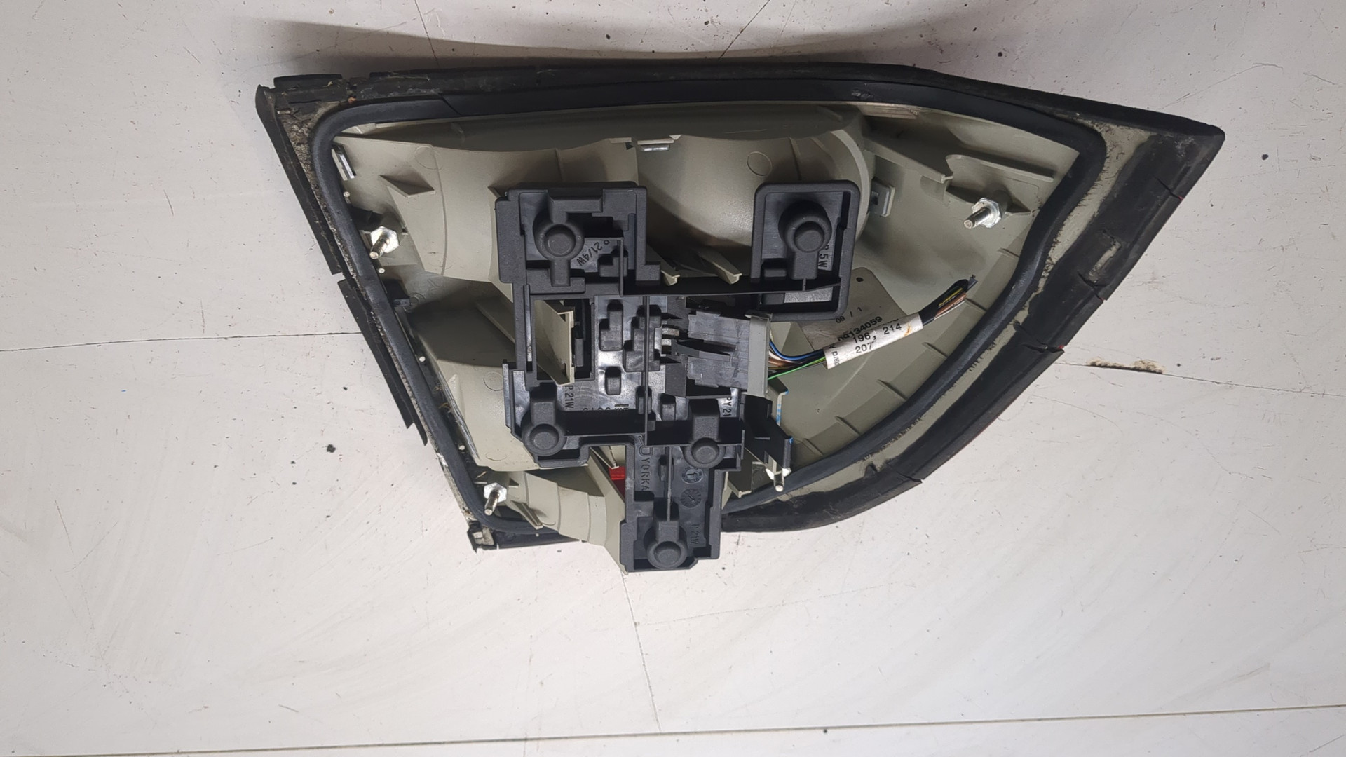 Фонарь задний правый