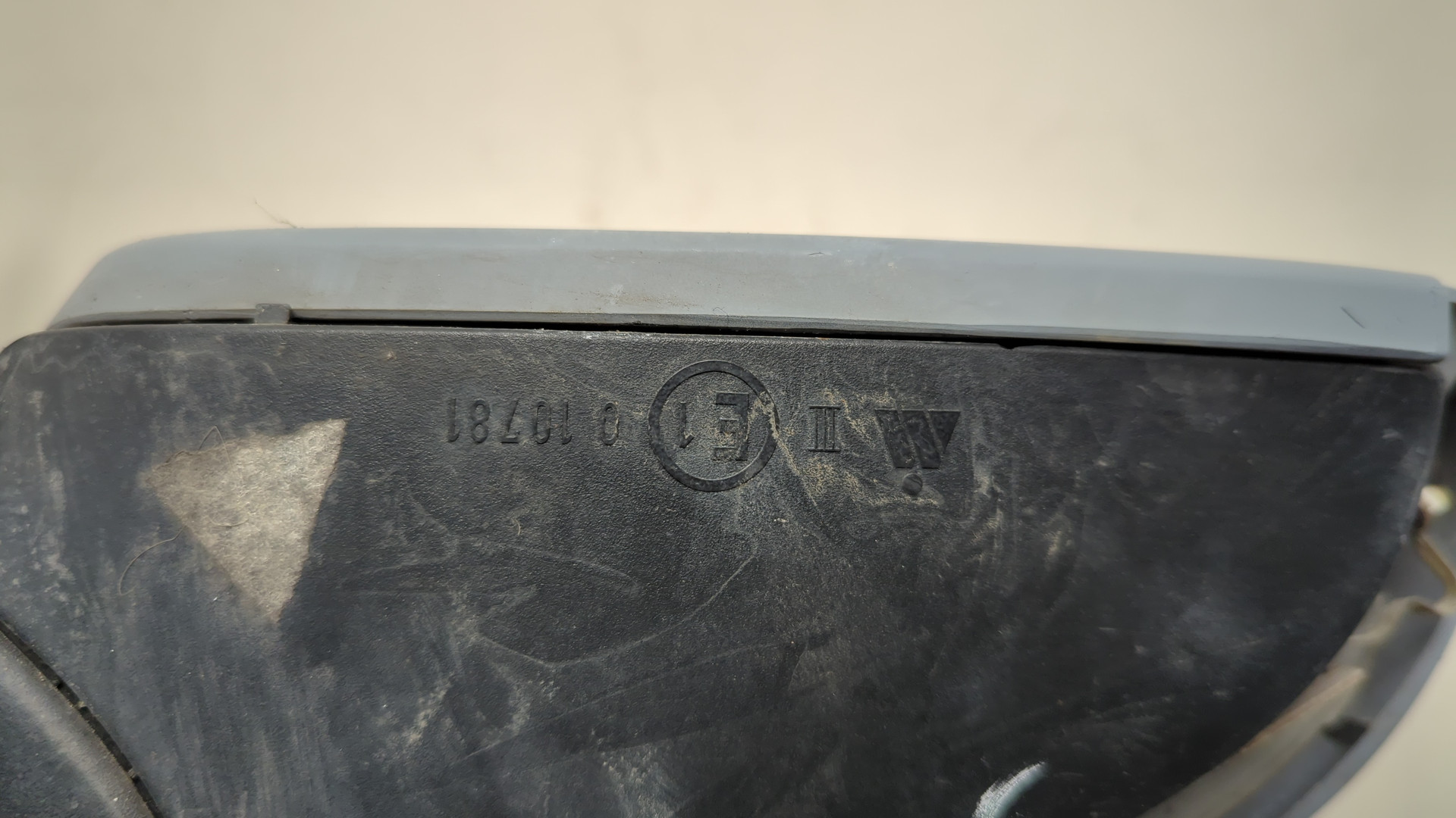 Зеркало правое электрическое