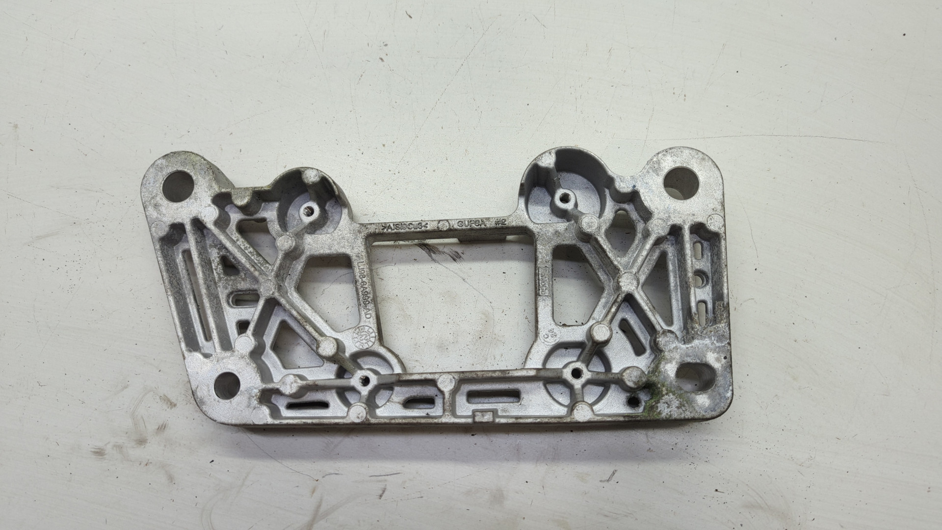 Кронштейн двигателя