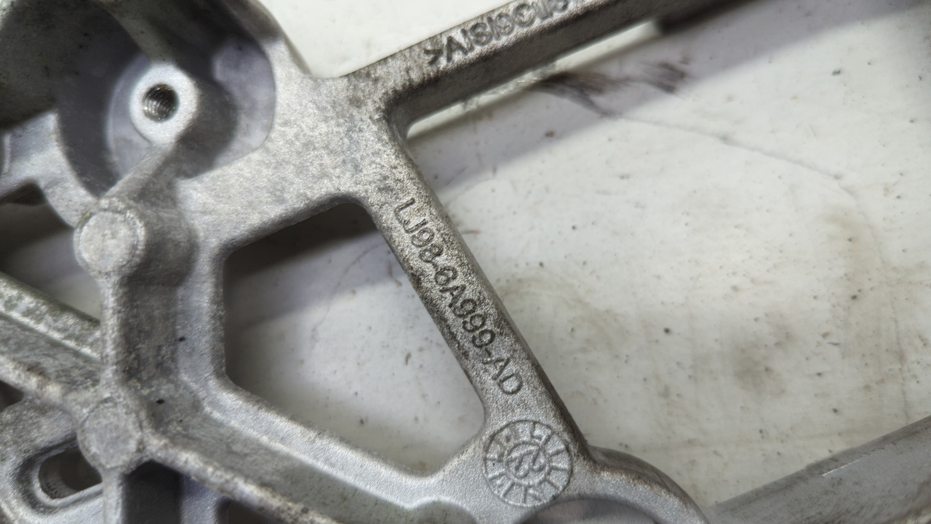 Кронштейн двигателя