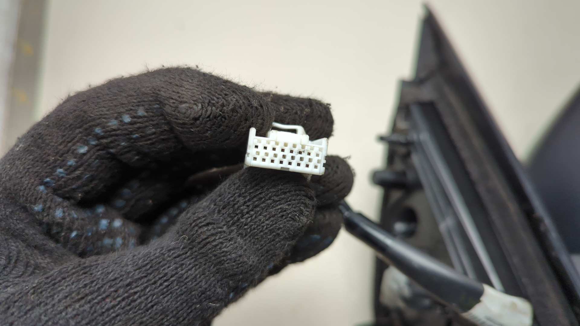 Зеркало правое электрическое