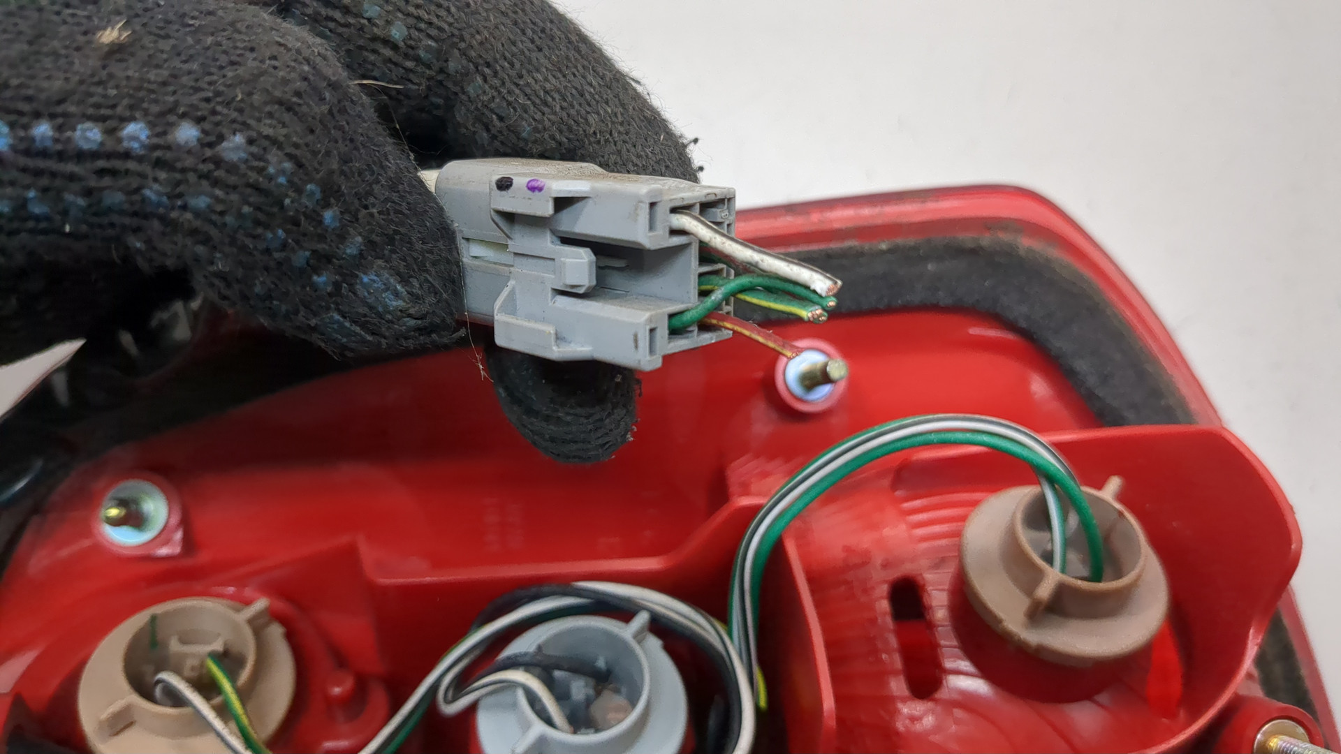 Фонарь задний правый