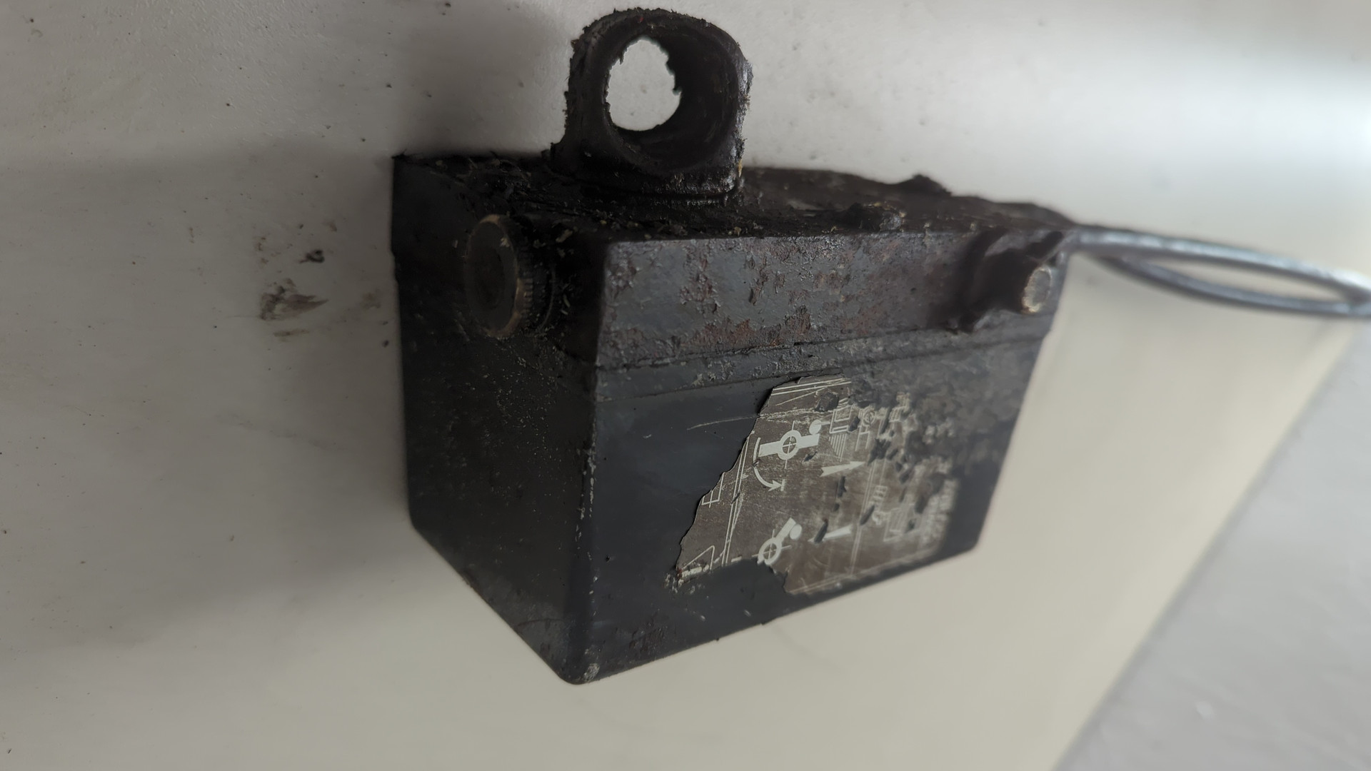 Насос подъема кабины