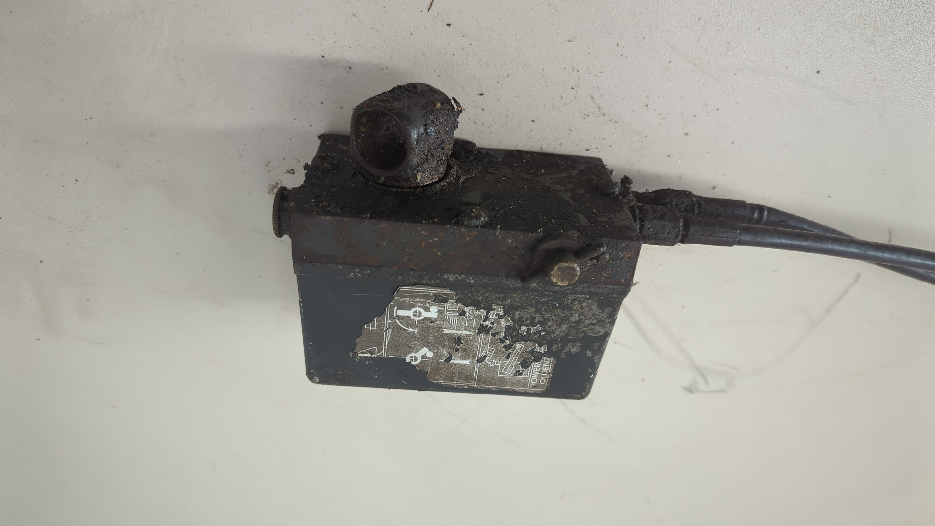 Насос подъема кабины