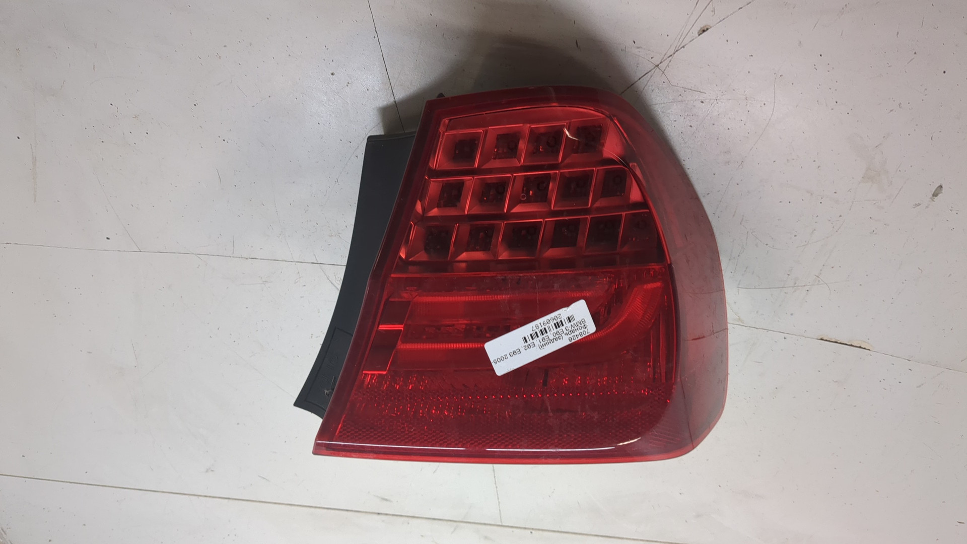 Фонарь задний правый