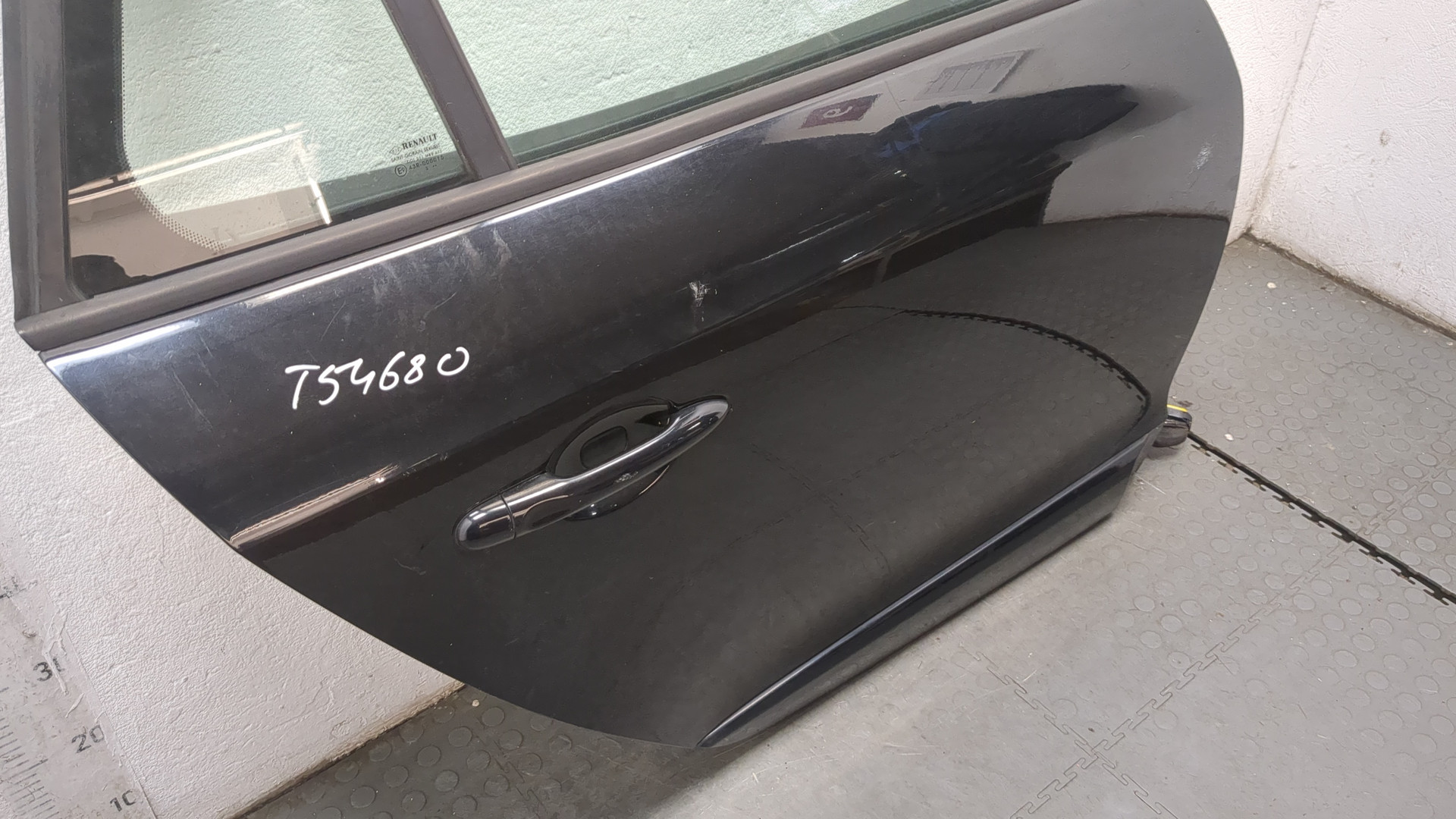 Дверь задняя правая
