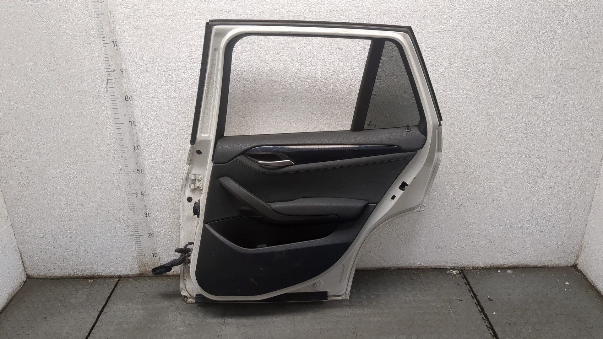 Дверь задняя правая