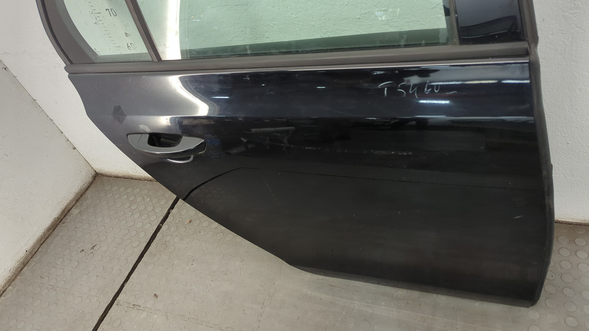 Дверь задняя правая