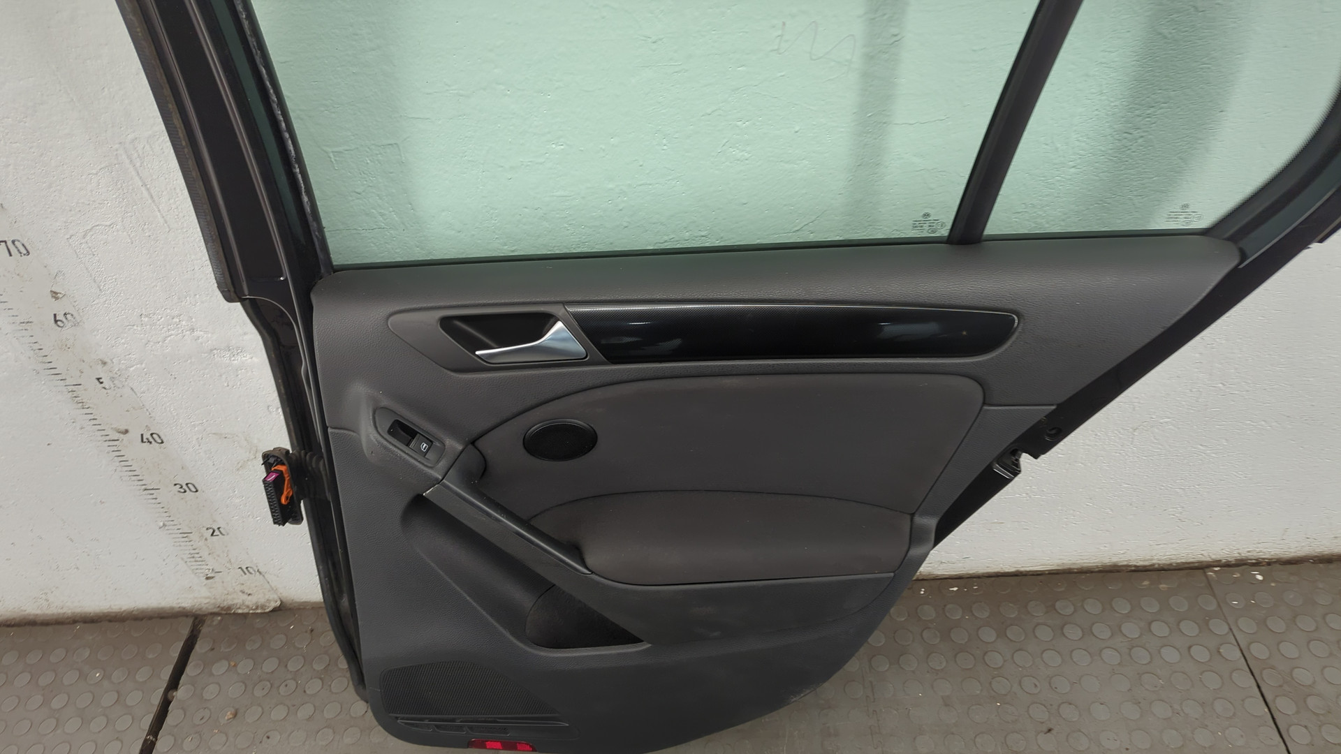 Дверь задняя правая