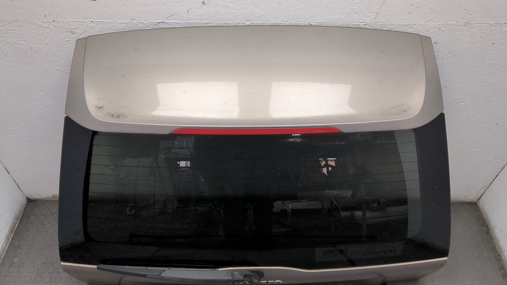 Дверь багажника