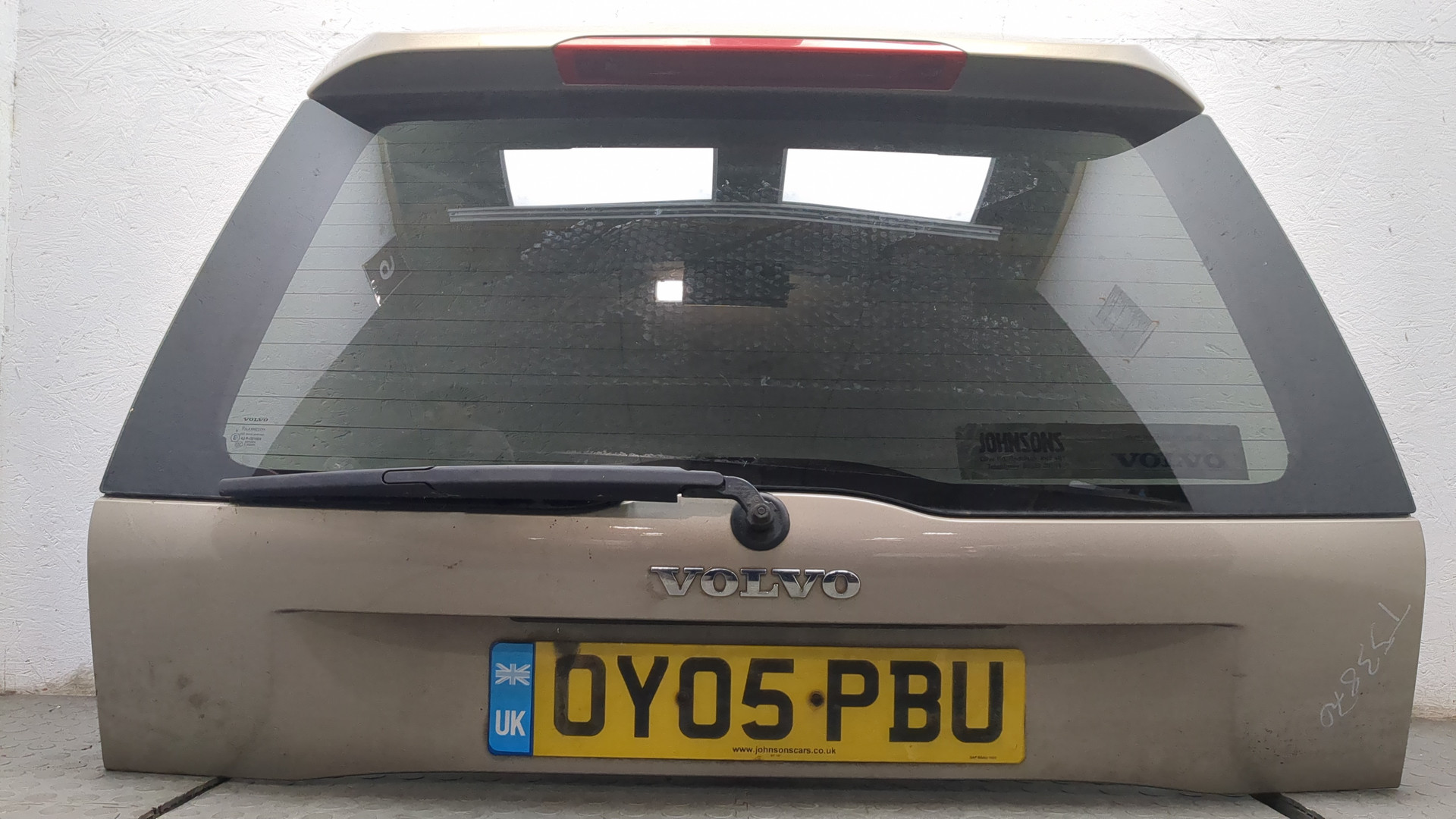 Дверь багажника