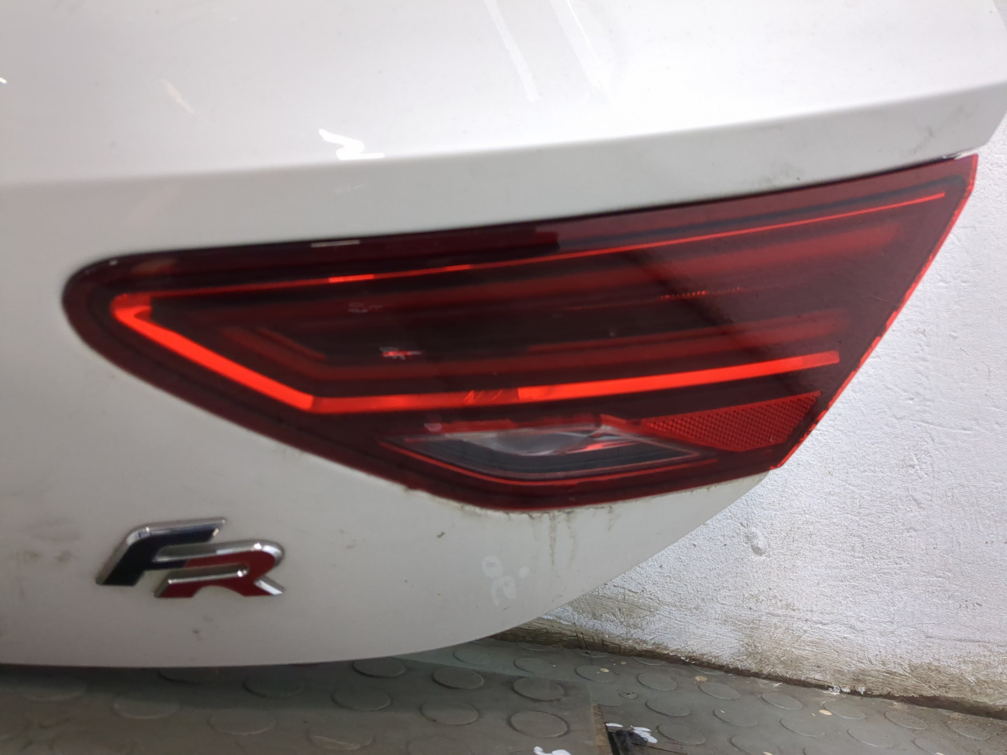 Дверь багажника