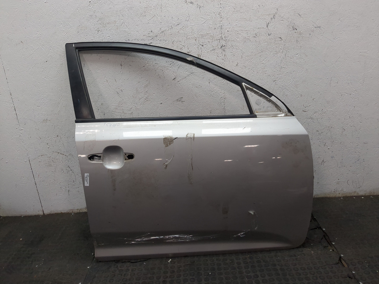 Дверь передняя правая
