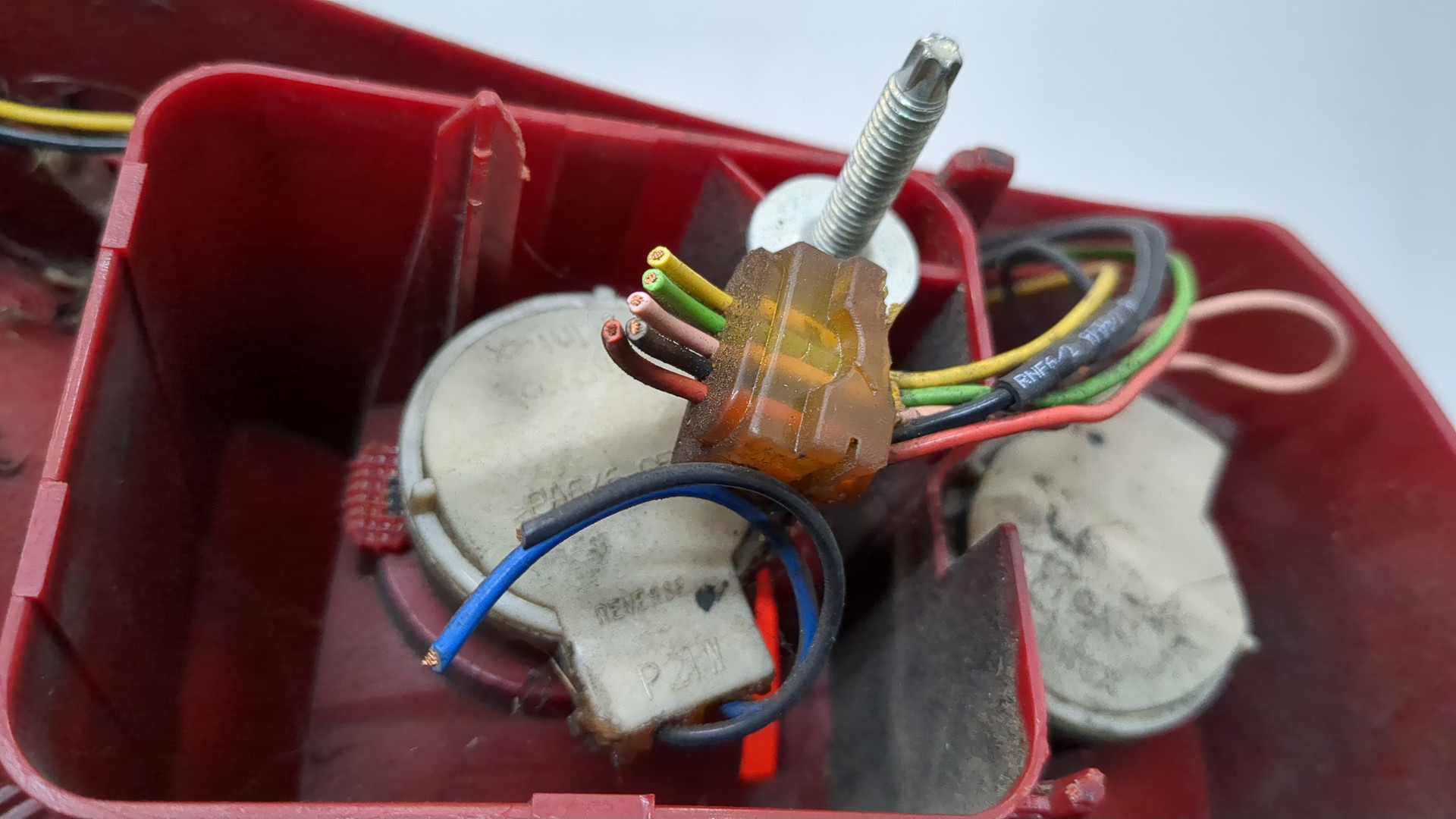 Фонарь задний правый