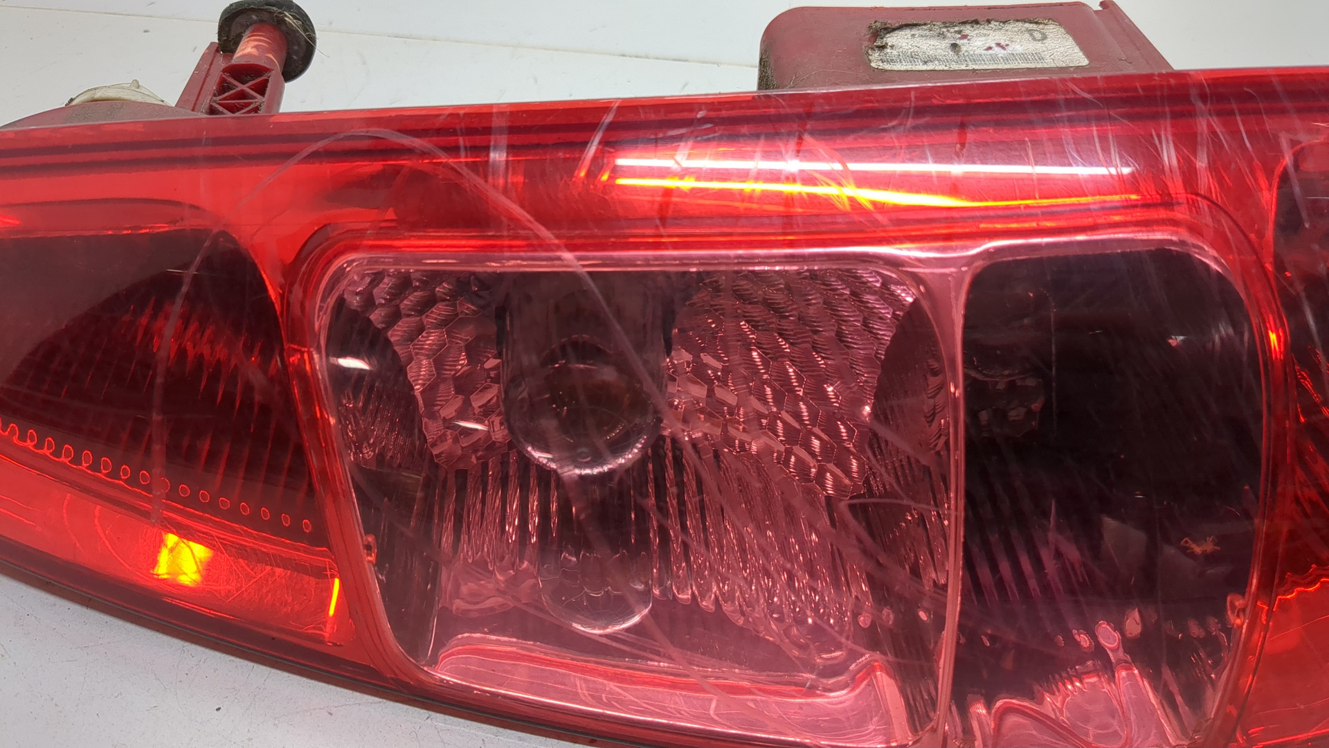 Фонарь задний правый