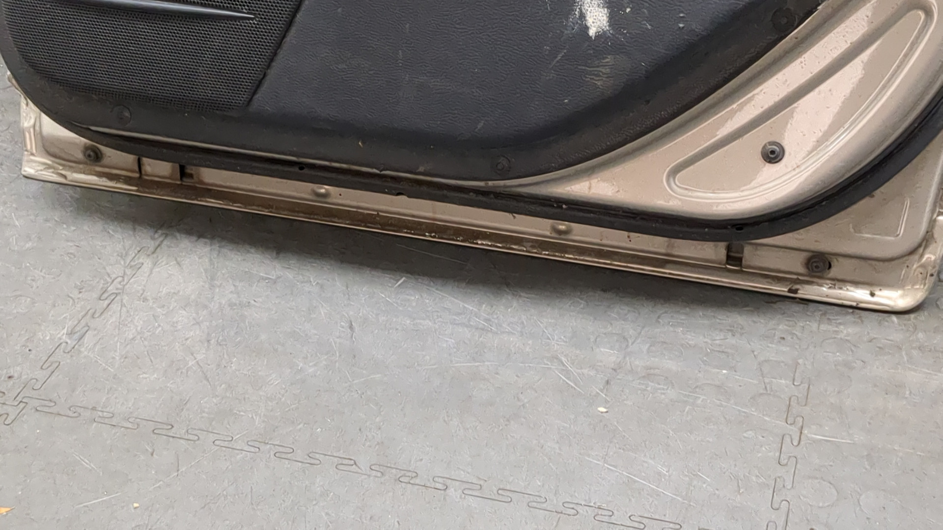 Дверь задняя правая