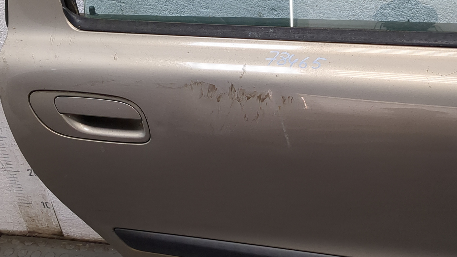 Дверь задняя правая