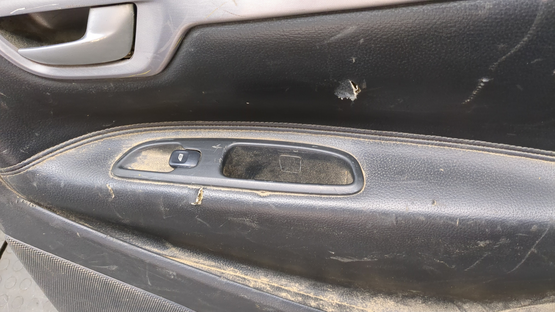 Дверь задняя правая