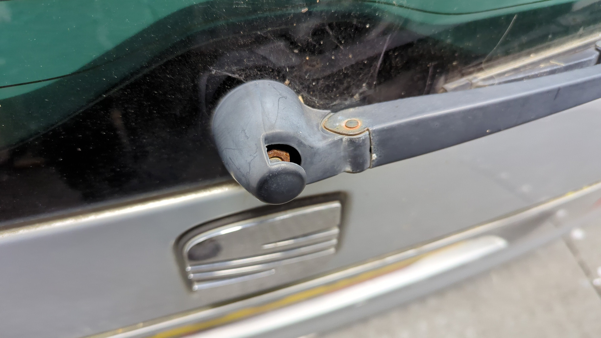 Дверь багажника