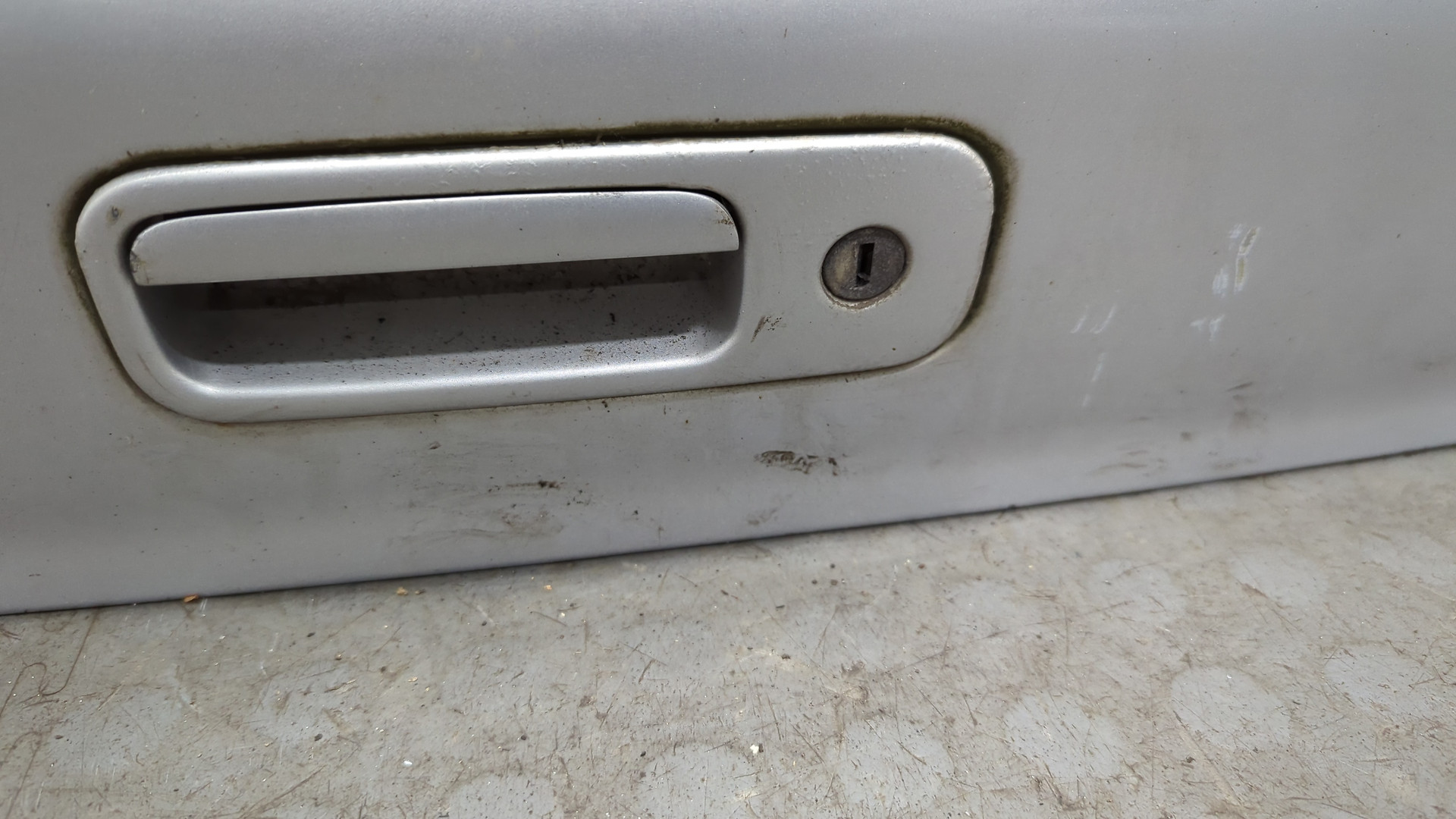 Дверь багажника