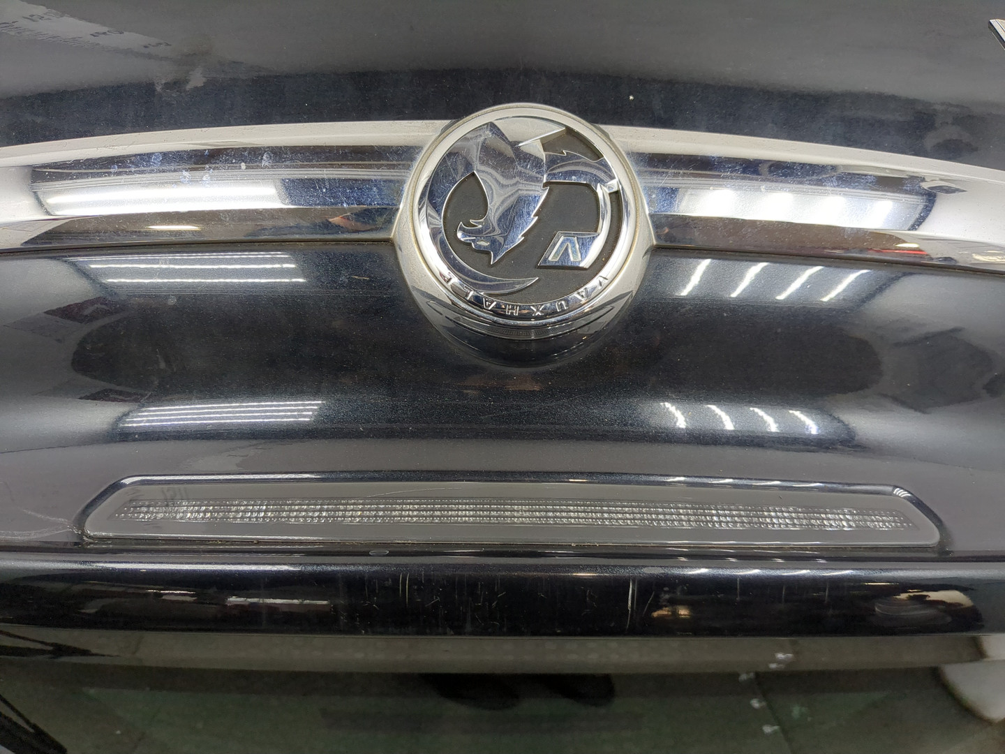 Дверь багажника