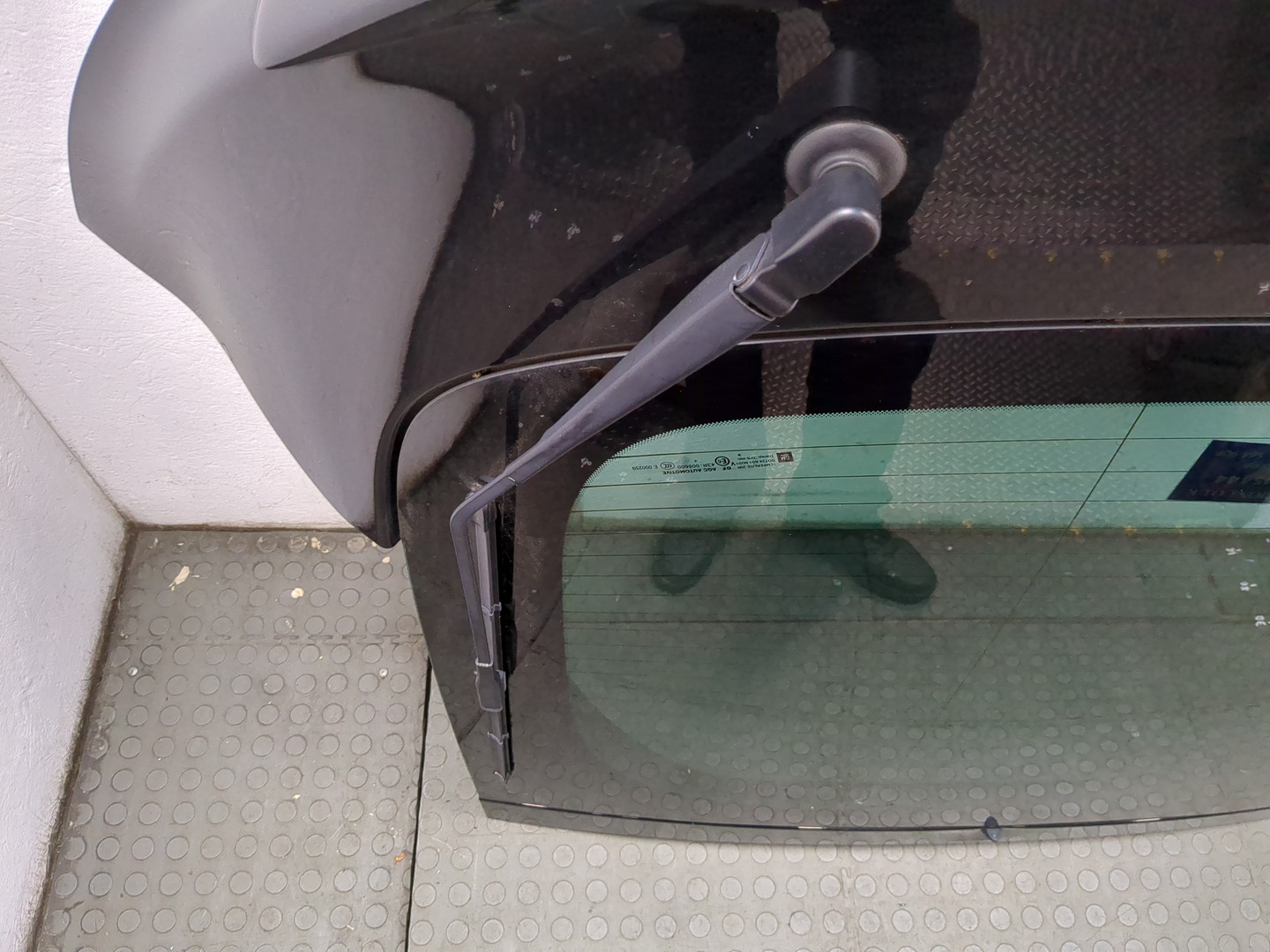 Дверь багажника