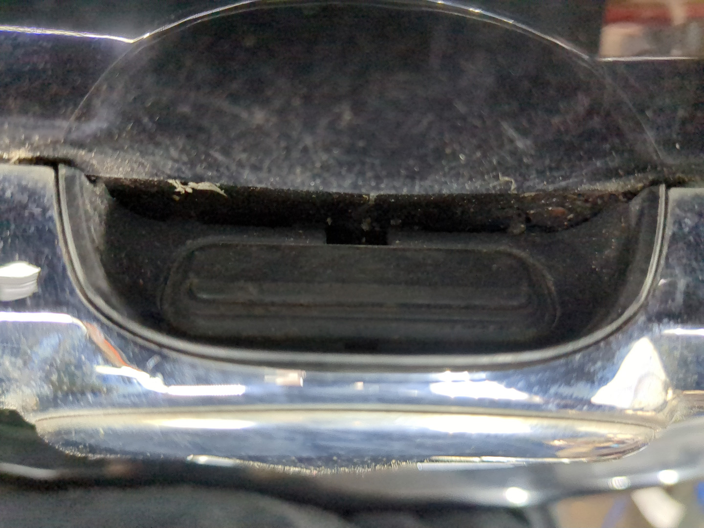 Дверь багажника