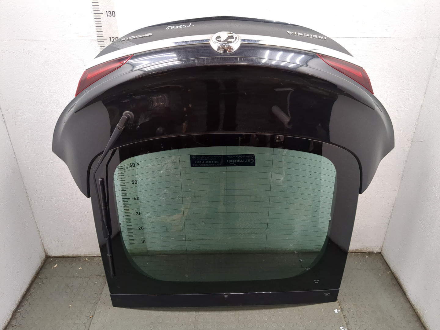 Дверь багажника