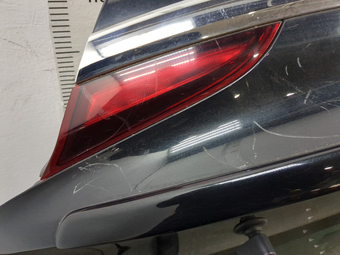 Дверь багажника