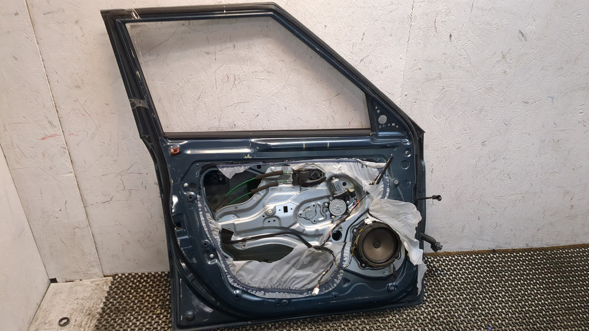 Дверь передняя левая