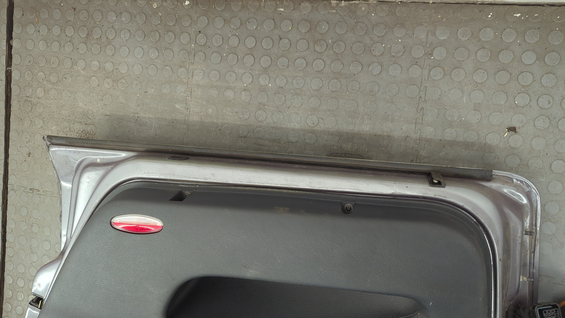 Дверь передняя правая