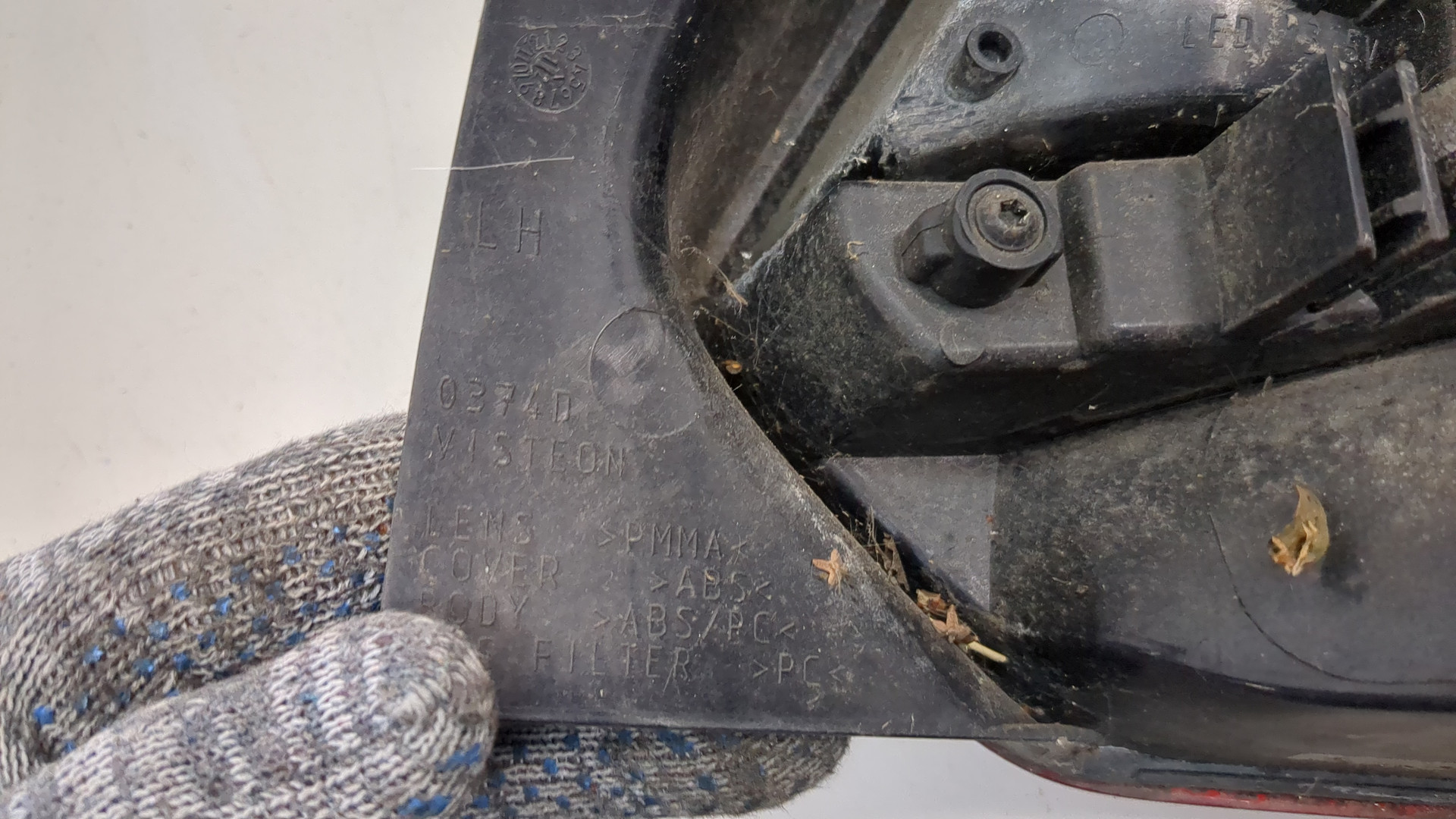 Фонарь задний левый