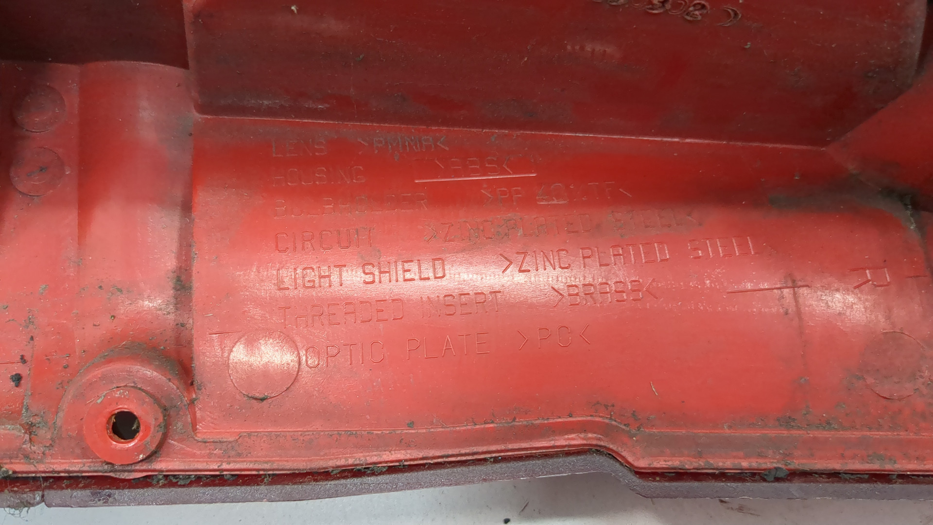 Фонарь задний правый