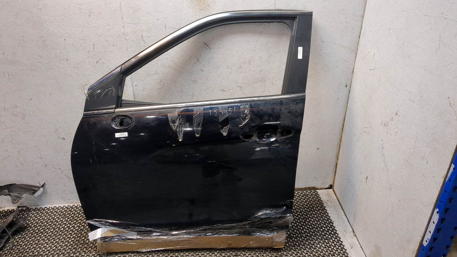 Дверь передняя левая