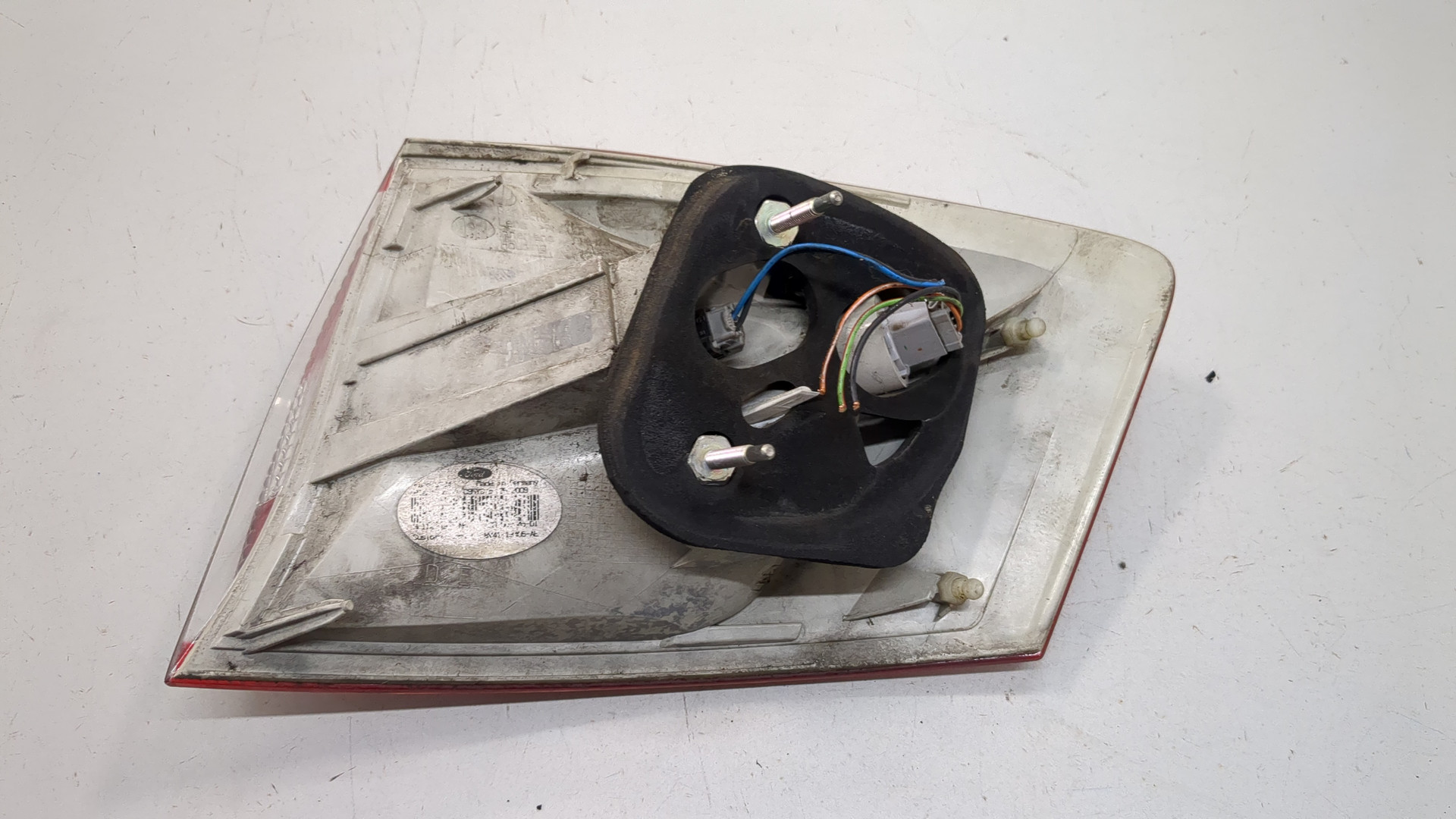 Фонарь задний левый