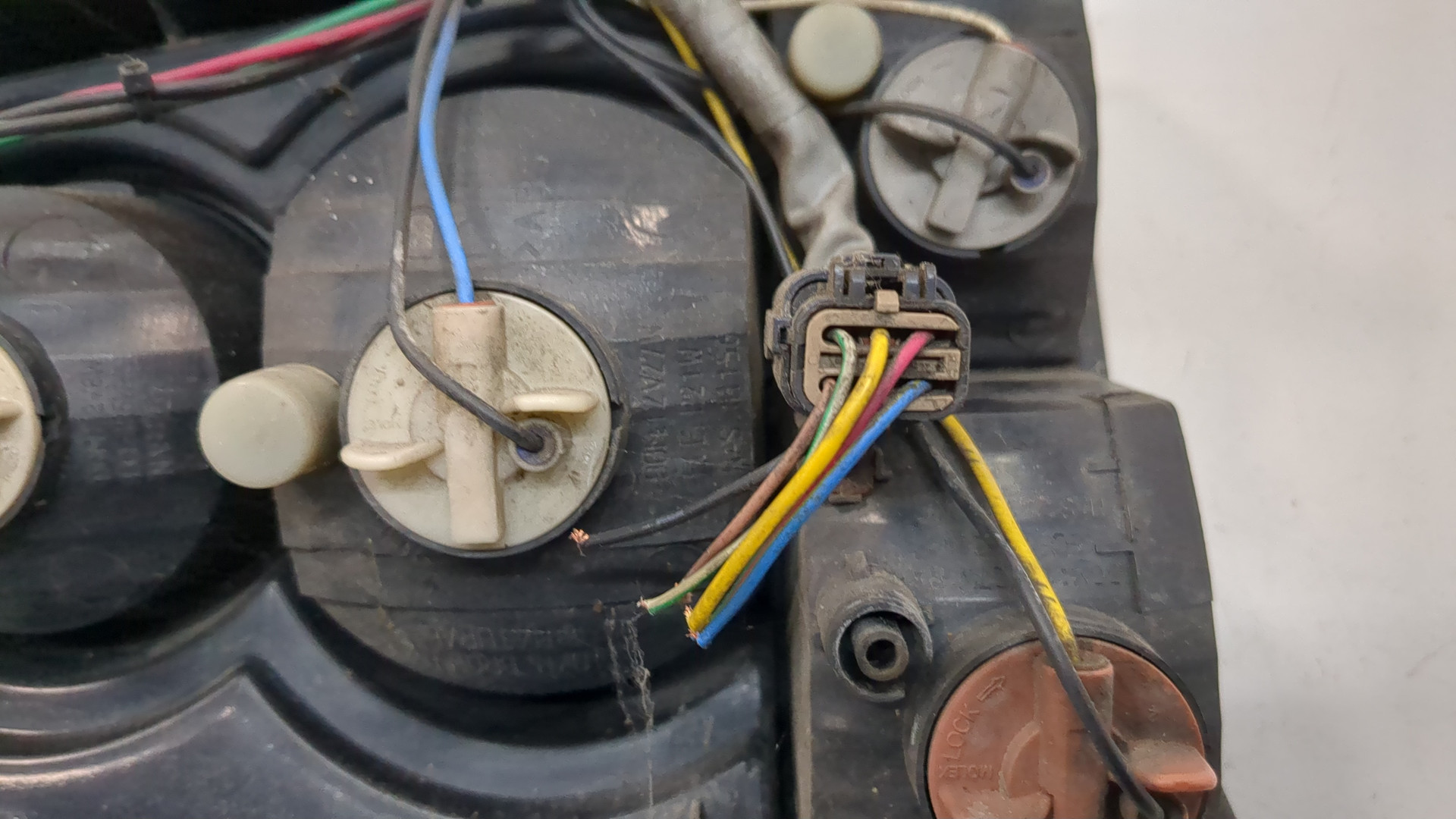 Фонарь задний правый